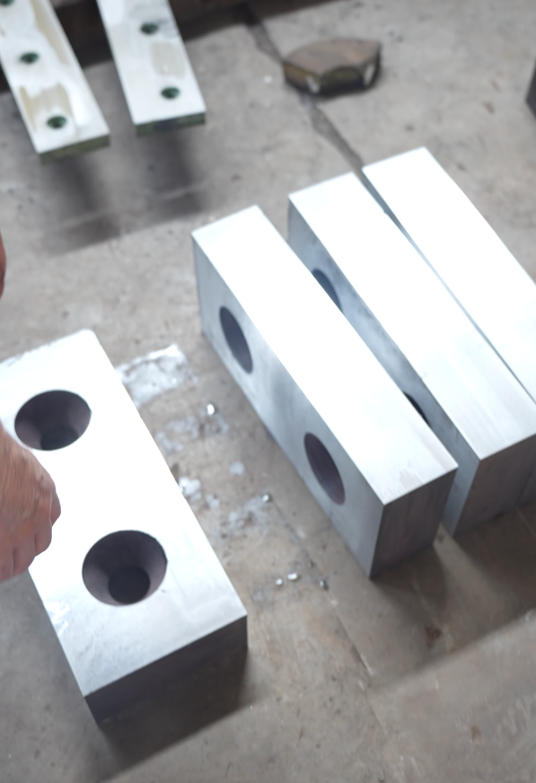 Finished industrial blades prepared for plastic cutting applications