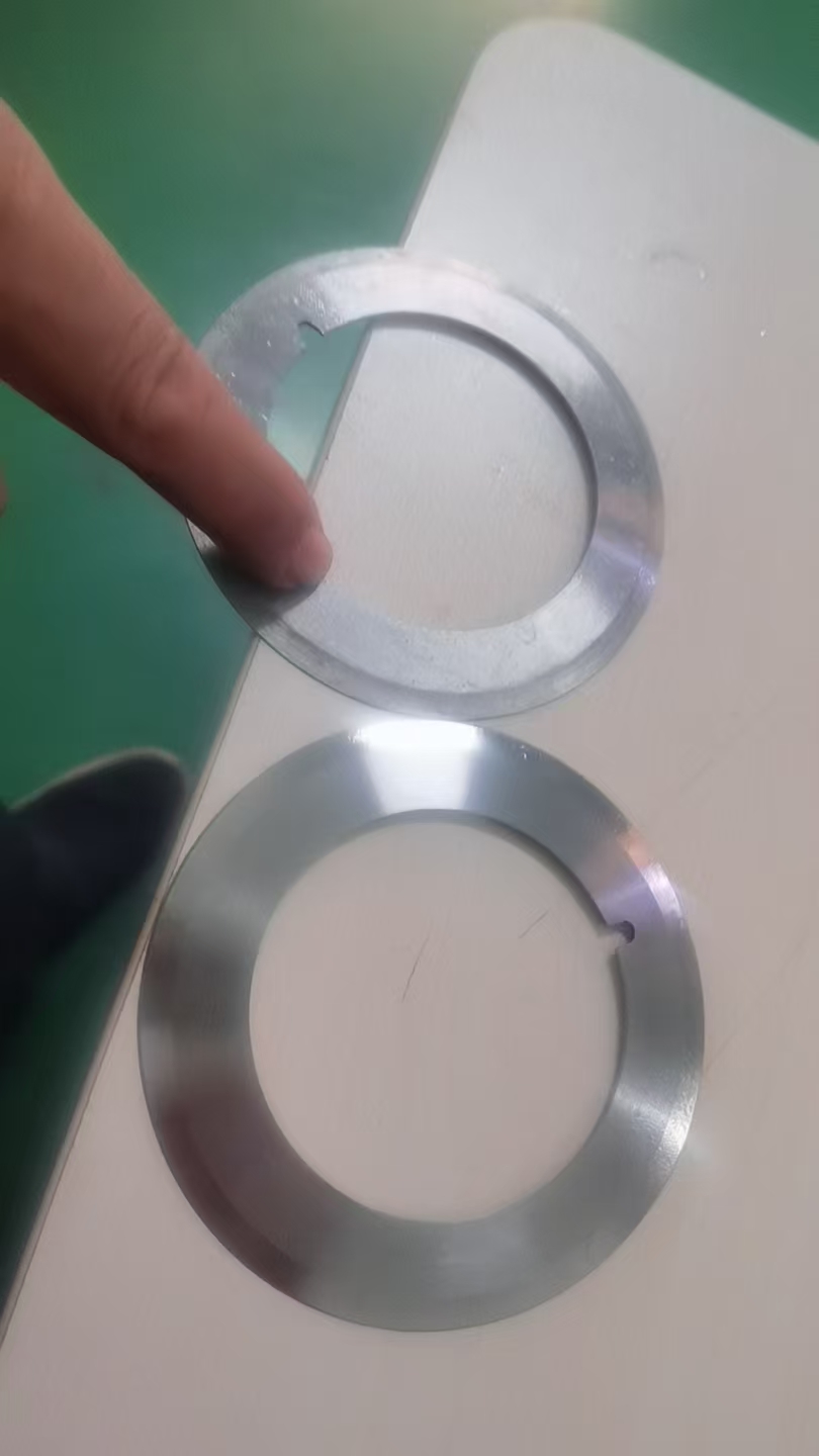 Profile carton knife for paperboard converting